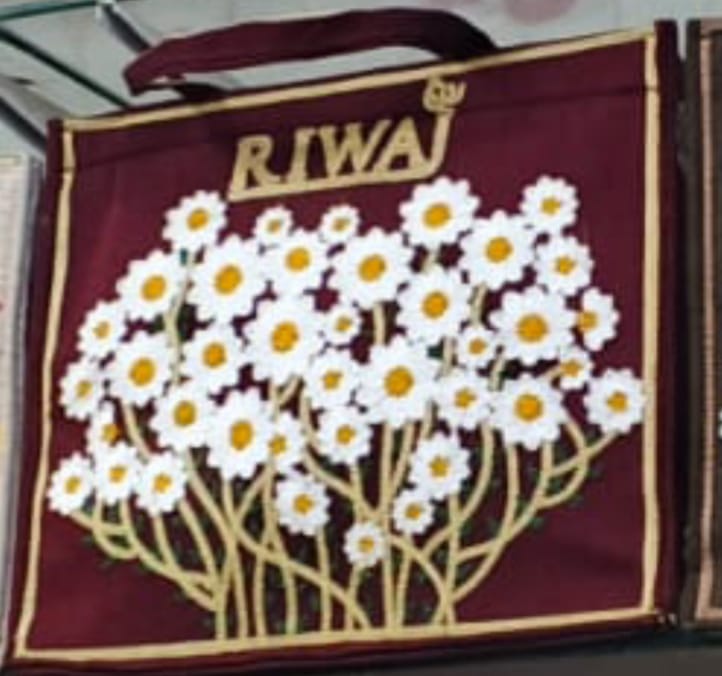 RIWAJ Floral Design Ladies Purse – Elegant Hand Carry!