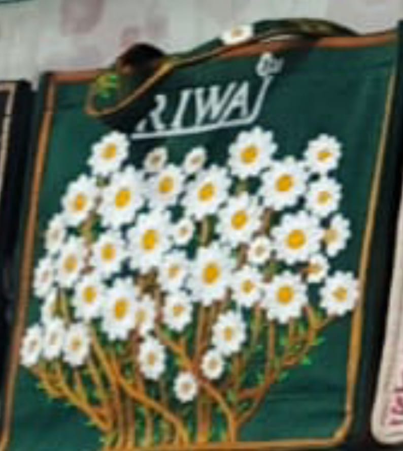 RIWAJ Floral Design Ladies Purse – Elegant Hand Carry!