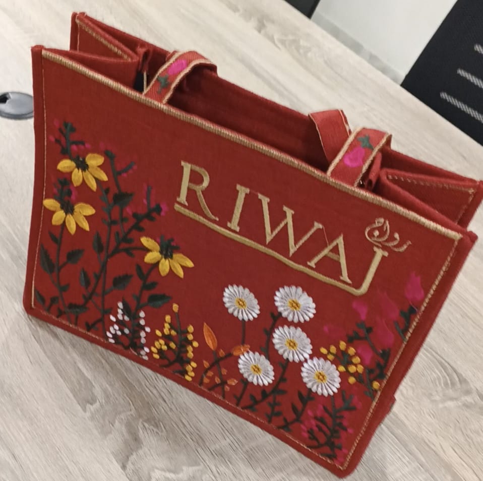 RIWAJ Floral Design Ladies Purse – Elegant Hand Carry!